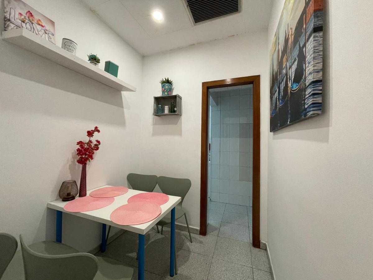 ברצלונה Plaza Universidad Rooms מראה חיצוני תמונה